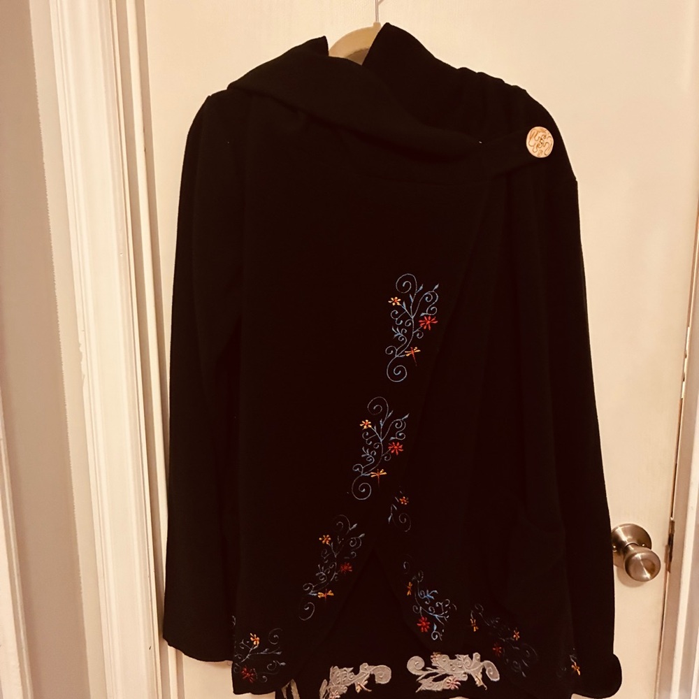 Black Embroidered Hooded Women's Poncho Sweater